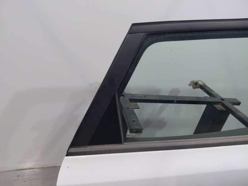 Recambio de puerta trasera derecha para kia ceed sportswagon hybrid referencia OEM IAM   