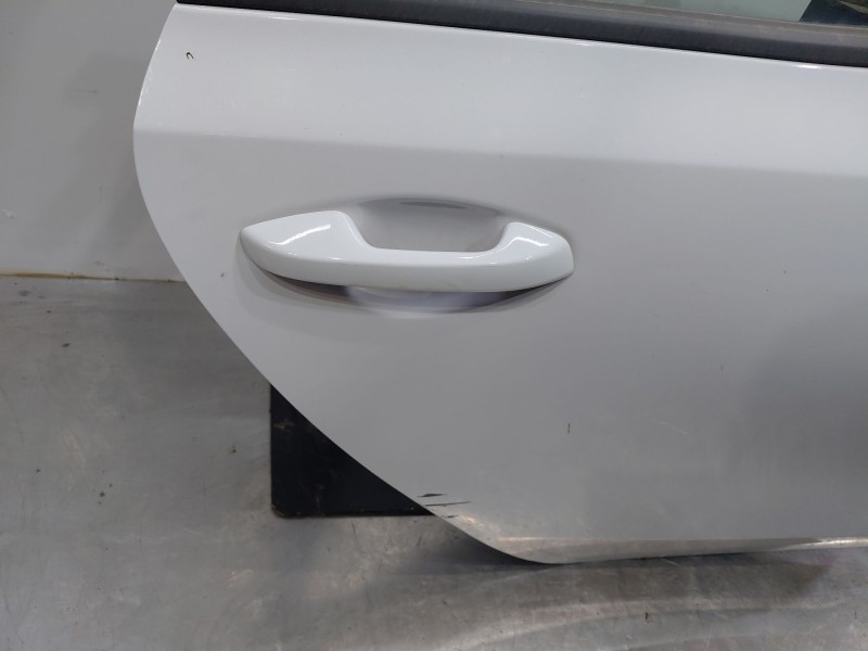 Recambio de puerta trasera derecha para kia ceed sportswagon hybrid referencia OEM IAM   