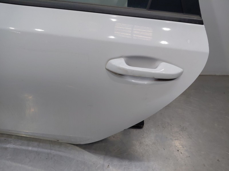 Recambio de puerta trasera izquierda para kia ceed sportswagon hybrid referencia OEM IAM   