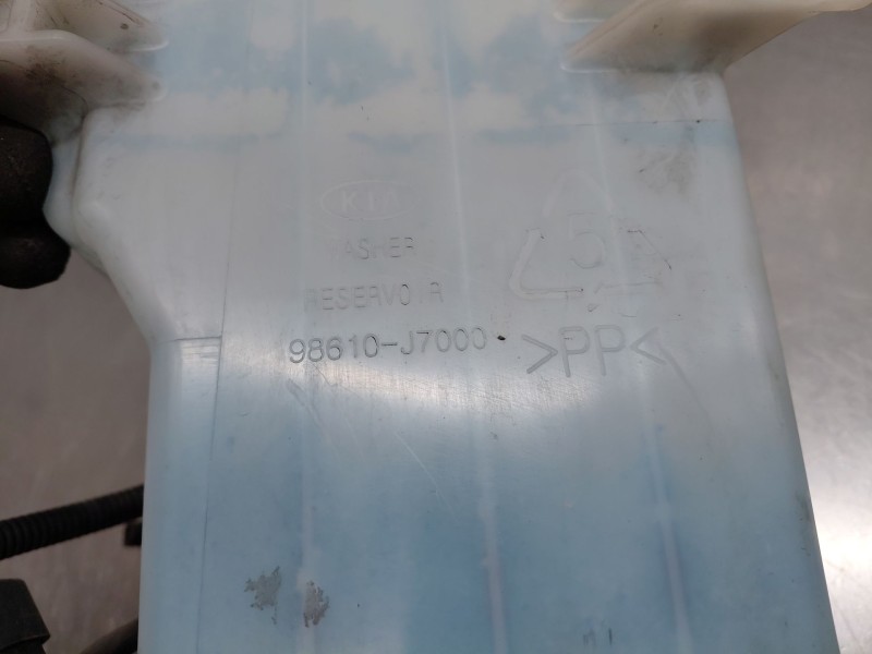Recambio de deposito limpia para kia ceed sportswagon hybrid referencia OEM IAM   