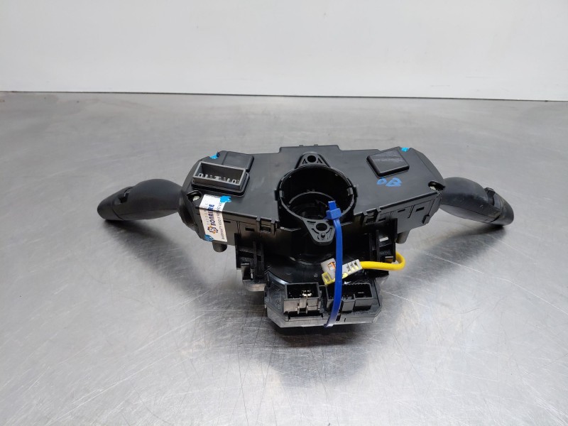 Recambio de mando multifuncion para kia ceed sportswagon hybrid referencia OEM IAM   