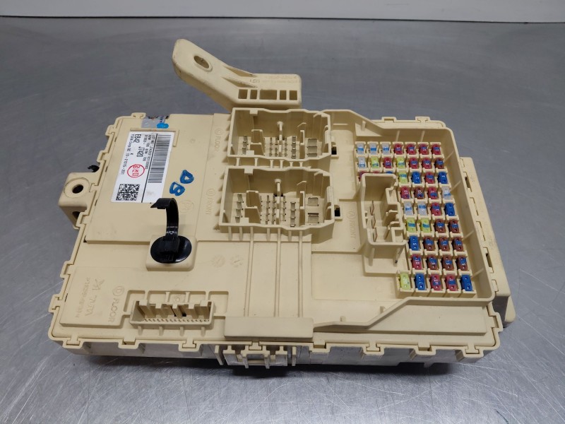 Recambio de caja reles / fusibles para kia ceed sportswagon eco dynamics referencia OEM IAM   