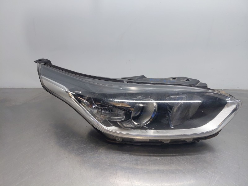 Recambio de faro derecho para kia ceed sportswagon eco dynamics referencia OEM IAM   