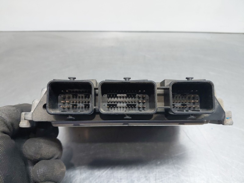 Recambio de centralita motor uce para peugeot 308 confort referencia OEM IAM 9664257580  