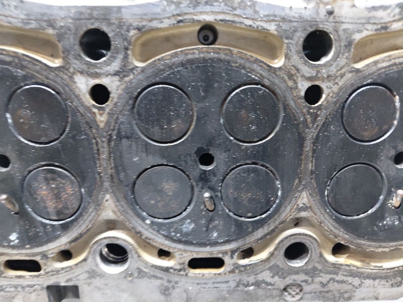 Recambio de culata para ford kuga i 2.0 tdci referencia OEM IAM 1683822  