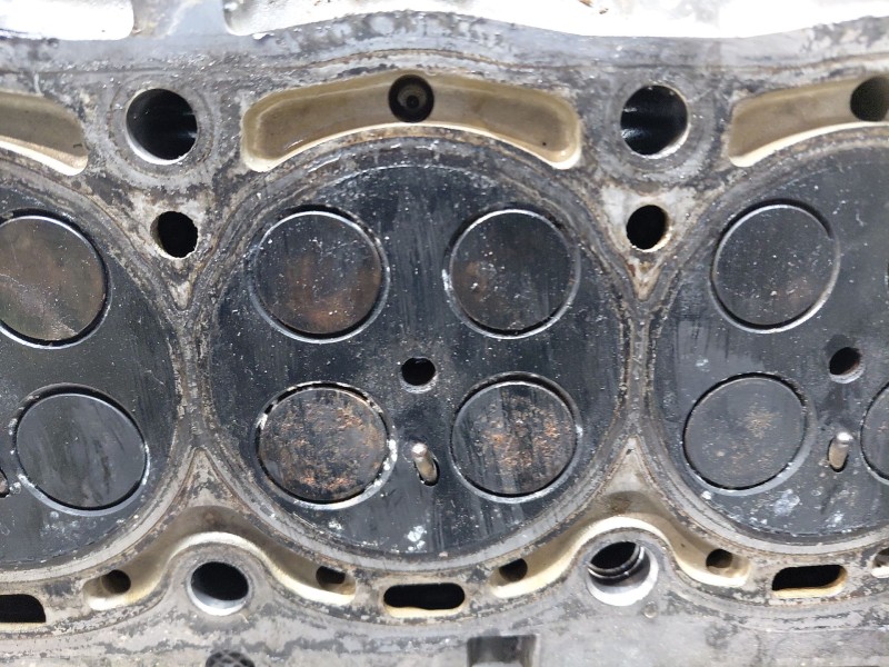 Recambio de culata para ford kuga i 2.0 tdci referencia OEM IAM 1683822  