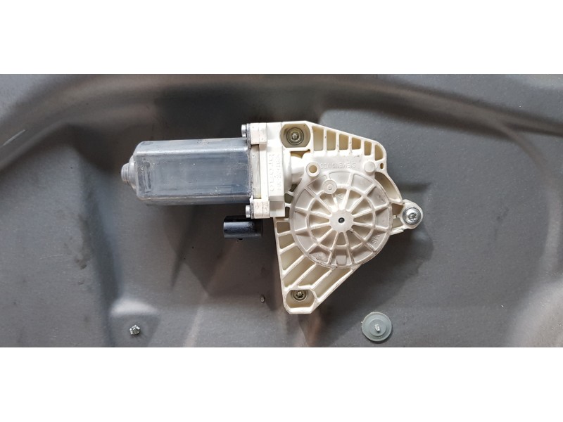 Recambio de elevalunas delantero izquierdo para mercedes clase a (w169) a 170 (169.032) referencia OEM IAM A1697202779  