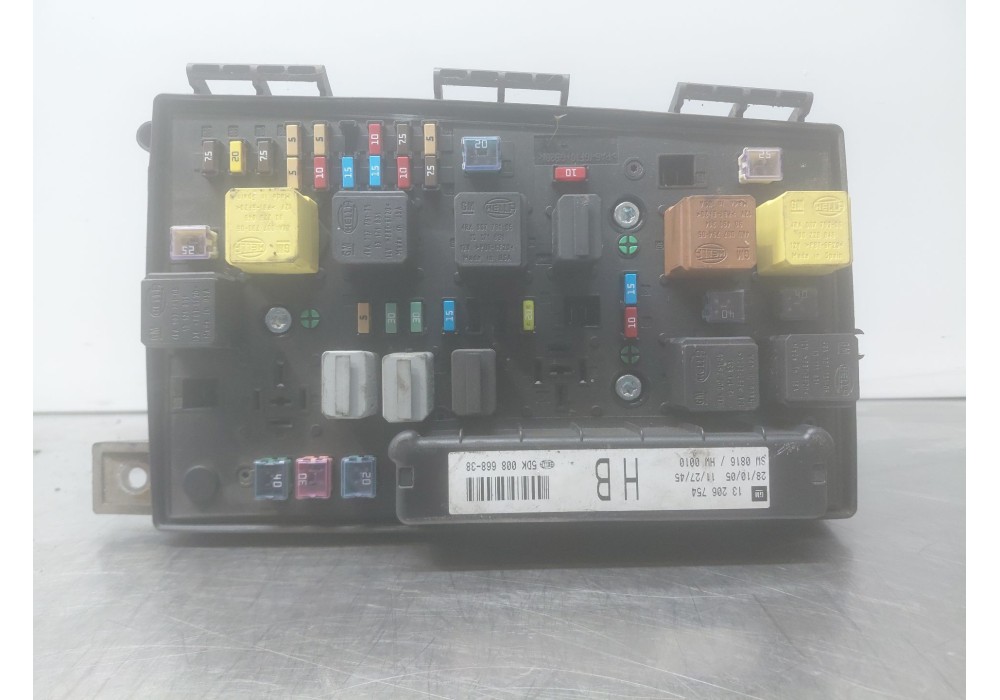Recambio de caja reles / fusibles para opel zafira / zafira family b (a05) 1.9 cdti (m75) referencia OEM IAM   