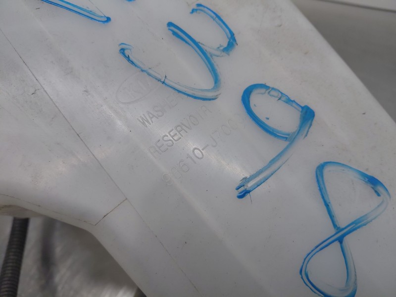 Recambio de deposito limpia para kia ceed sportswagon hybrid referencia OEM IAM   