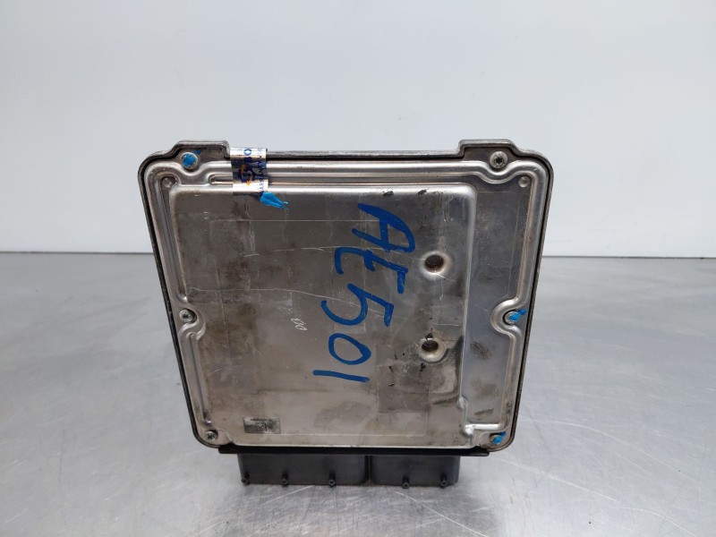 Recambio de centralita motor uce para volkswagen golf v (1k1) 1.9 tdi referencia OEM IAM   