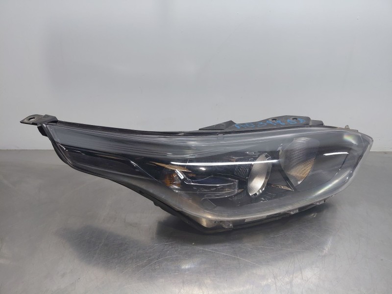 Recambio de faro derecho para kia ceed sportswagon hybrid referencia OEM IAM   