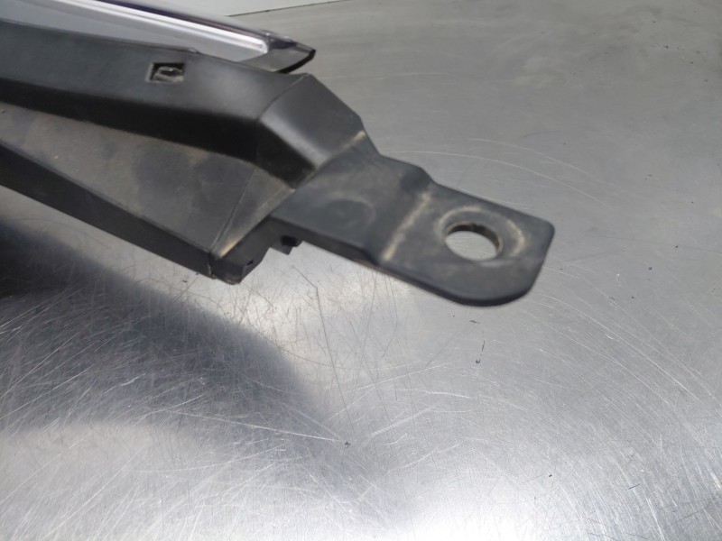 Recambio de faro derecho para kia ceed sportswagon hybrid referencia OEM IAM   