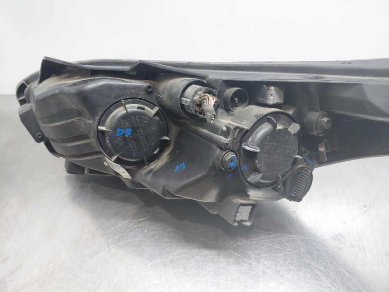 Recambio de faro derecho para kia ceed sportswagon hybrid referencia OEM IAM   