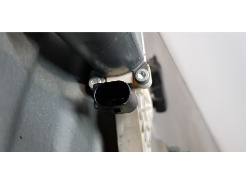 Recambio de elevalunas delantero izquierdo para mercedes clase a (w169) a 170 (169.032) referencia OEM IAM A1697202779  