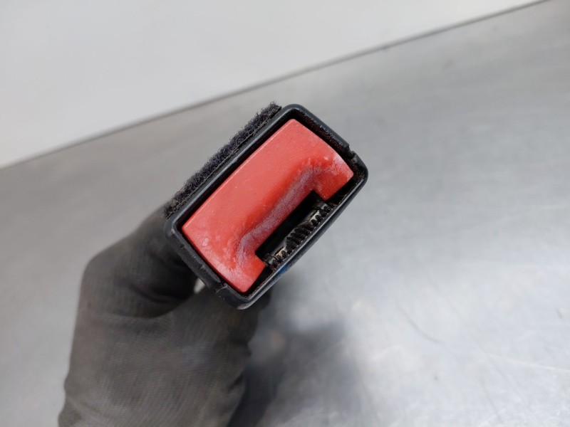 Recambio de pretensor airbag derecho para opel astra j (p10) 1.4 turbo (68) referencia OEM IAM   