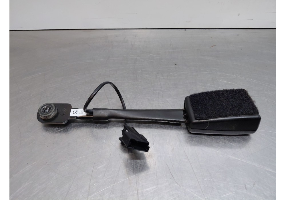 Recambio de pretensor airbag izquierdo para opel astra j (p10) 1.4 turbo (68) referencia OEM IAM   