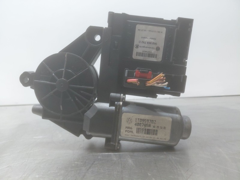 Recambio de motor elevalunas delantero derecho para volkswagen touran (1t1) comfortline referencia OEM IAM   