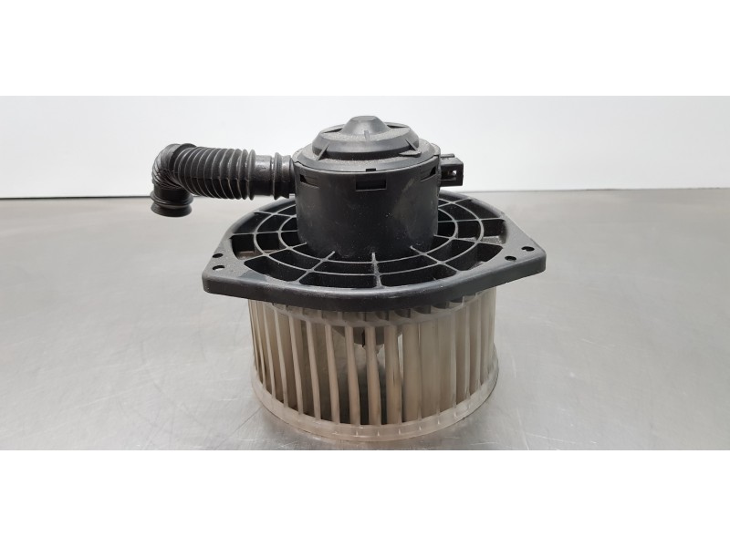 Recambio de motor calefaccion para ssangyong actyon 200 xdi referencia OEM IAM 6811109150   Recambio de motor calefaccion para ssangyong actyon 200 xdi referencia OEM IAM 6811109150