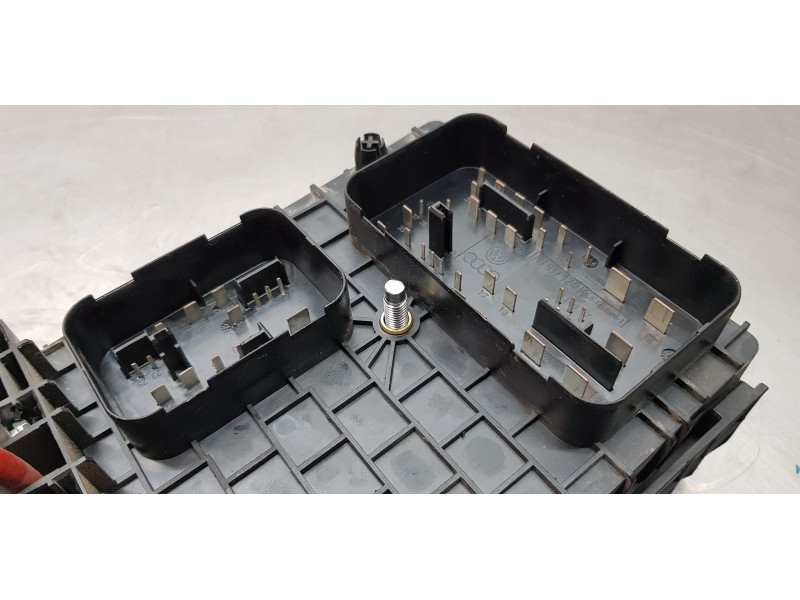 Recambio de caja reles / fusibles para audi a3 (8p) 2.0 fsi attraction referencia OEM IAM 1K0937124K  
