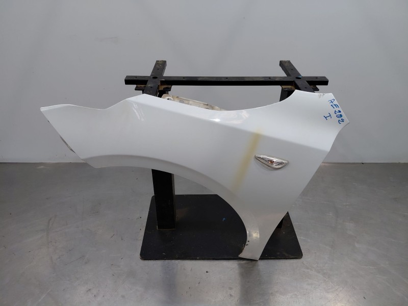 Recambio de aleta delantera izquierda para kia ceed sportswagon concept referencia OEM IAM   