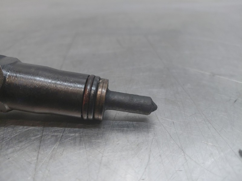Recambio de inyector para volkswagen golf v (1k1) 1.9 tdi referencia OEM IAM   