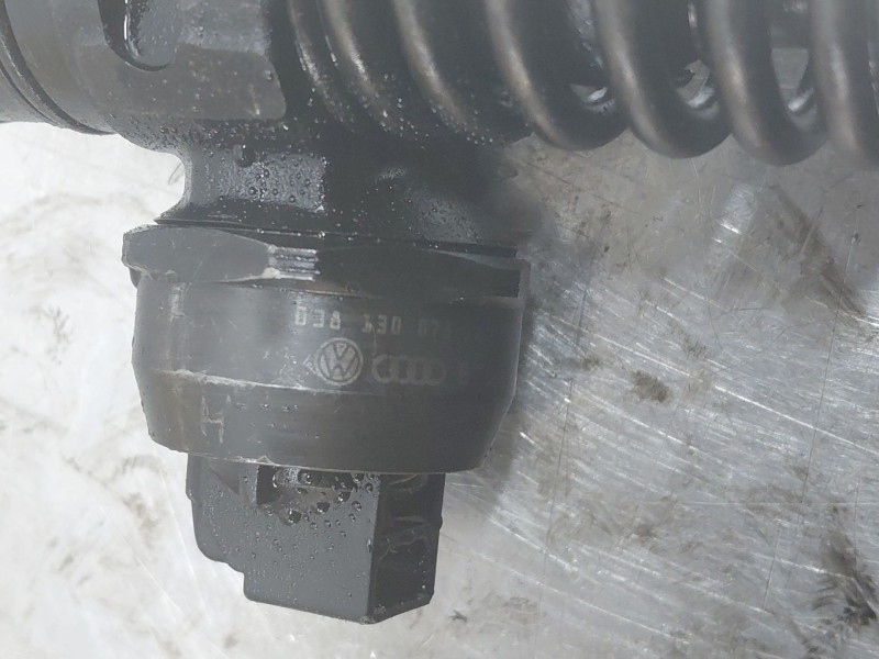 Recambio de inyector para volkswagen golf v (1k1) 1.9 tdi referencia OEM IAM   