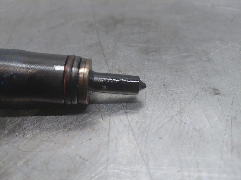 Recambio de inyector para volkswagen golf v (1k1) 1.9 tdi referencia OEM IAM   