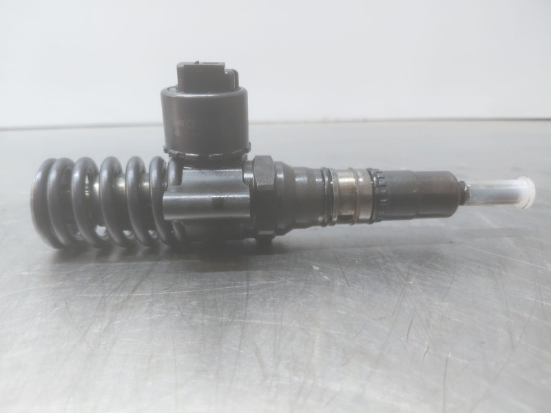 Recambio de inyector para volkswagen touran (1t1) comfortline referencia OEM IAM   