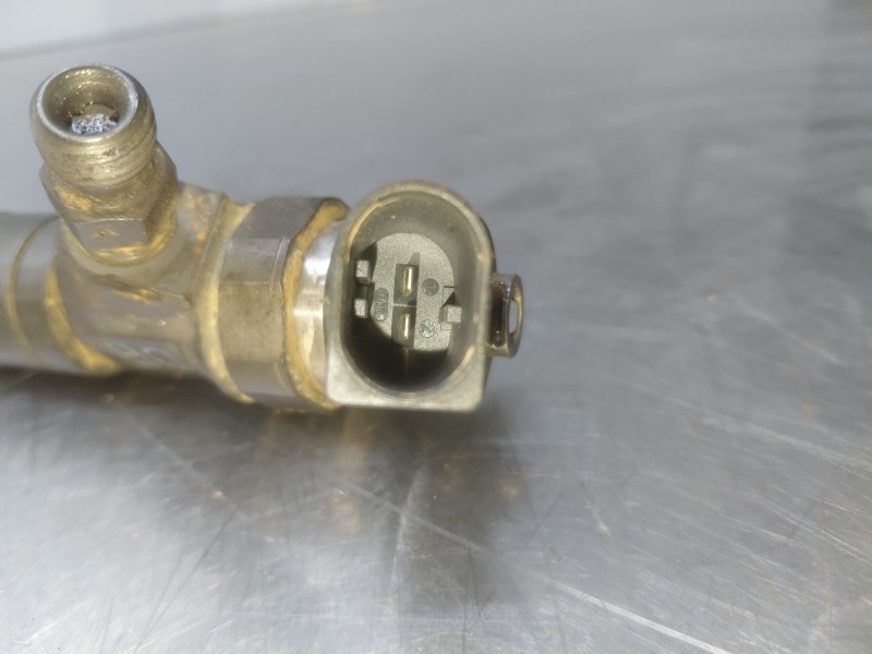 Recambio de inyector para bmw 3 (e46) 320 d referencia OEM IAM 13537789661  