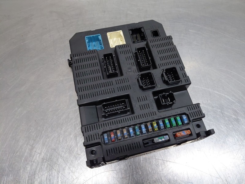 Recambio de caja reles / fusibles para citroën c4 i (lc_) 1.6 hdi referencia OEM IAM   