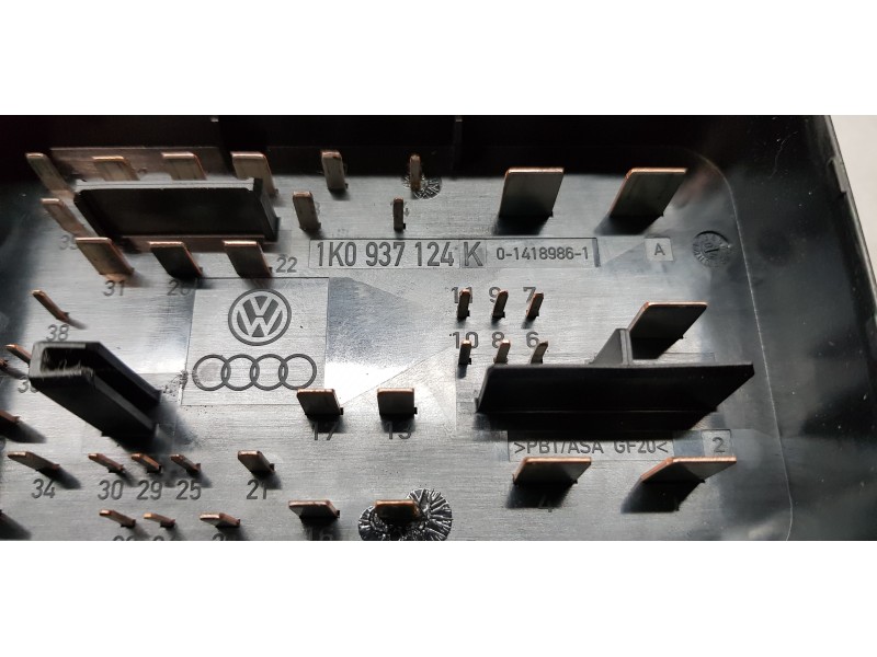 Recambio de caja reles / fusibles para audi a3 (8p) 2.0 fsi attraction referencia OEM IAM 1K0937124K  