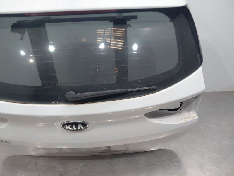 Recambio de porton trasero para kia ceed drive referencia OEM IAM   