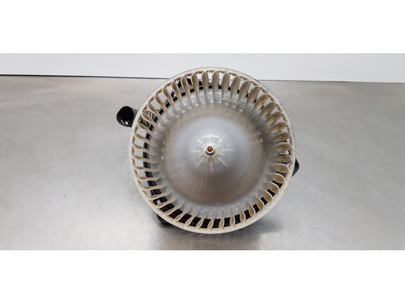 Recambio de motor calefaccion para ssangyong actyon 200 xdi referencia OEM IAM 6811109150   Recambio de motor calefaccion para ssangyong actyon 200 xdi referencia OEM IAM 6811109150