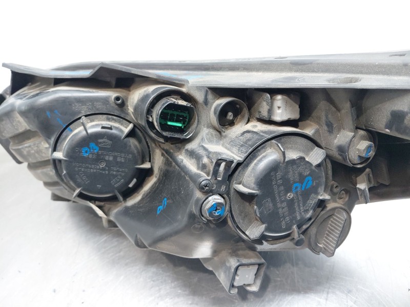 Recambio de faro derecho para kia ceed sportswagon hybrid referencia OEM IAM   