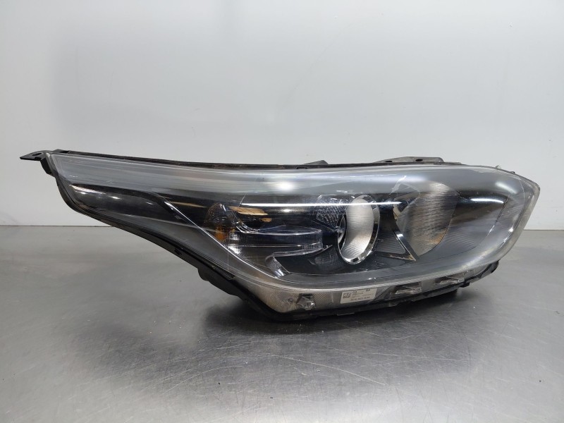Recambio de faro derecho para kia ceed sportswagon hybrid referencia OEM IAM   