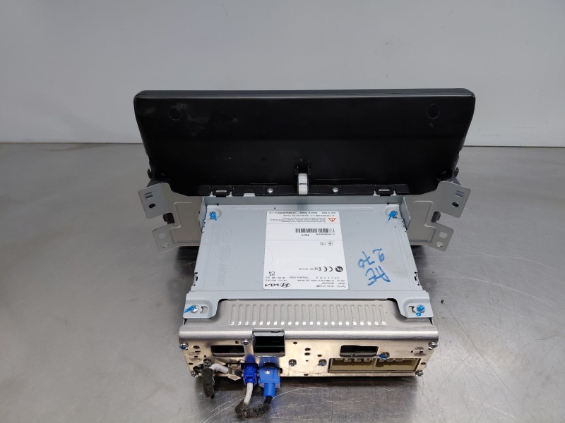 Recambio de pantalla multifuncion para kia ceed sportswagon hybrid referencia OEM IAM 96160J7711WK  