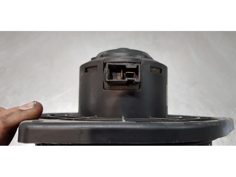 Recambio de motor calefaccion para ssangyong actyon 200 xdi referencia OEM IAM 6811109150   Recambio de motor calefaccion para ssangyong actyon 200 xdi referencia OEM IAM 6811109150