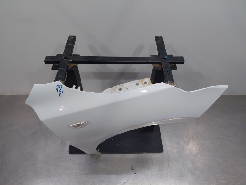 Recambio de aleta delantera derecha para kia ceed drive referencia OEM IAM   