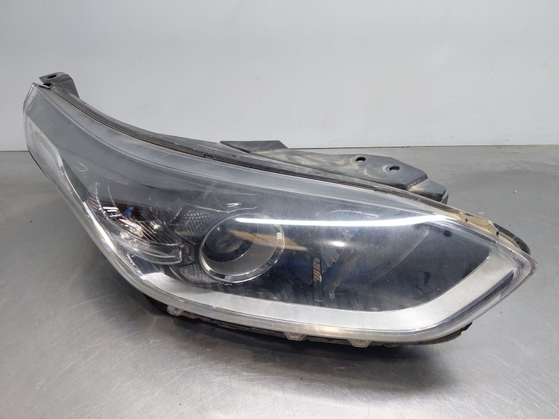 Recambio de faro derecho para kia ceed drive referencia OEM IAM   