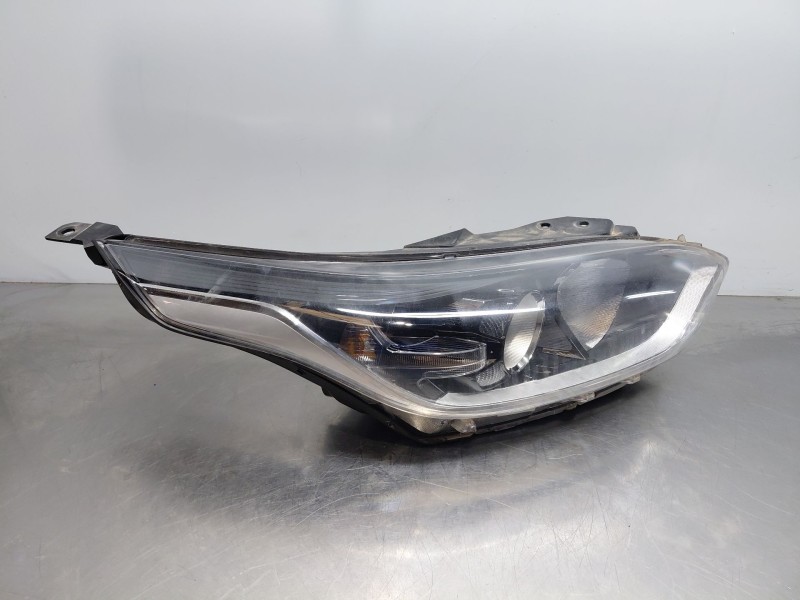 Recambio de faro derecho para kia ceed drive referencia OEM IAM   