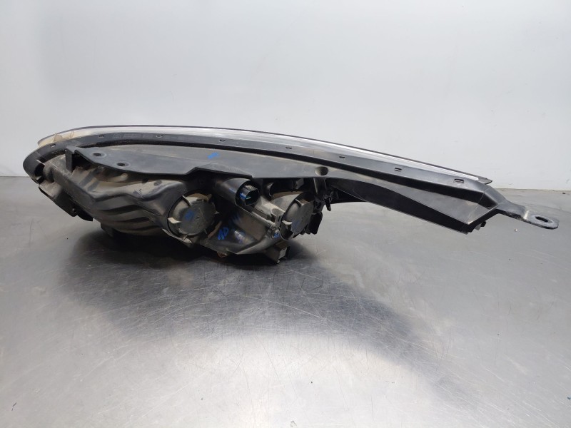 Recambio de faro derecho para kia ceed drive referencia OEM IAM   