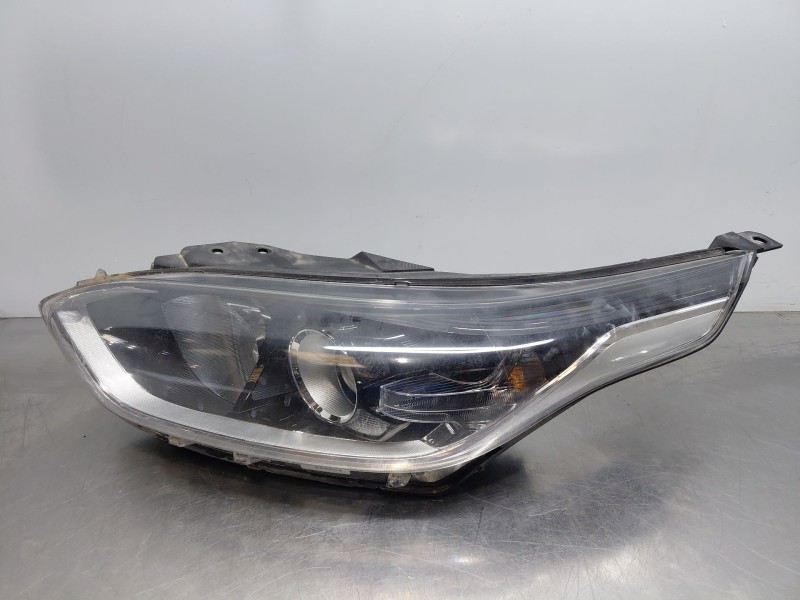 Recambio de faro izquierdo para kia ceed drive referencia OEM IAM   