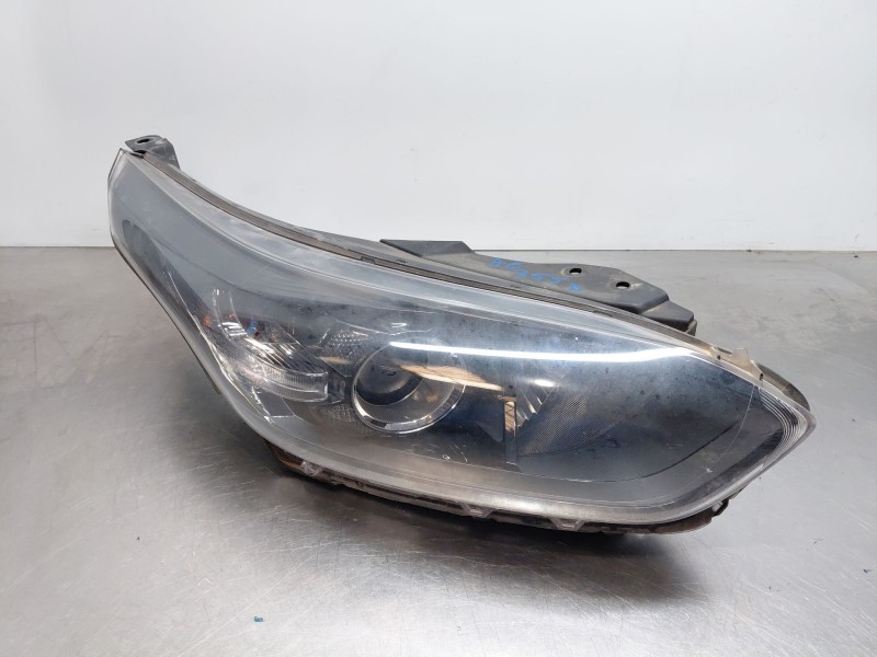 Recambio de faro derecho para kia ceed sportswagon hybrid referencia OEM IAM   
