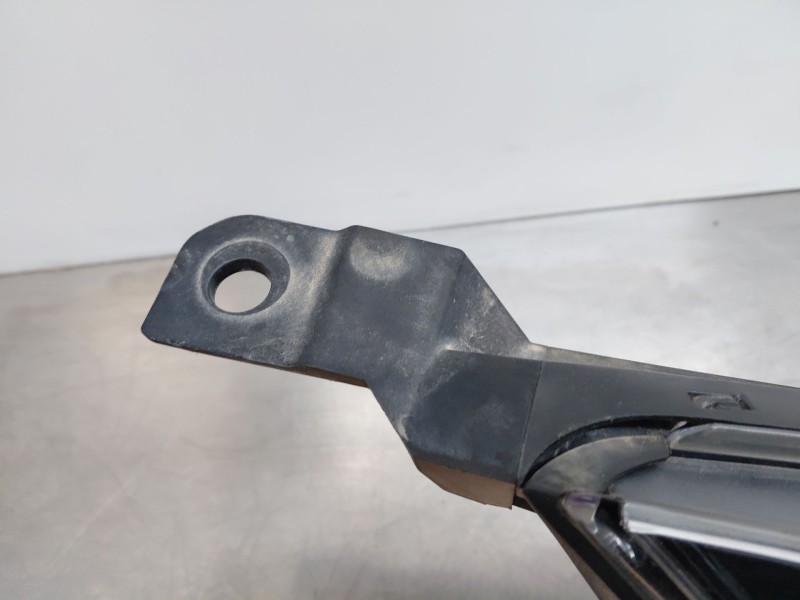 Recambio de faro derecho para kia ceed sportswagon hybrid referencia OEM IAM   