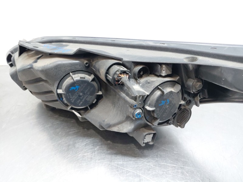 Recambio de faro derecho para kia ceed sportswagon hybrid referencia OEM IAM   