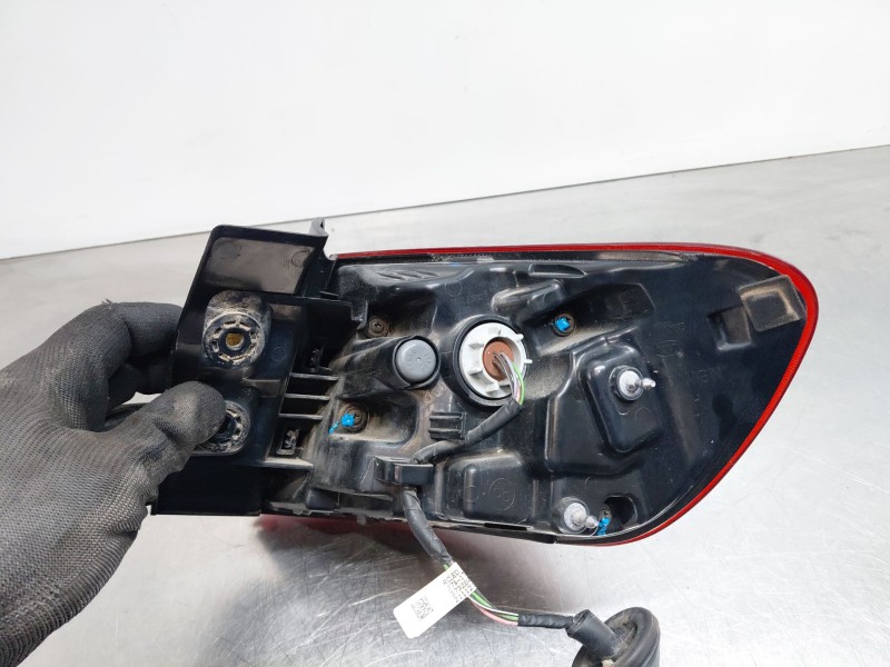 Recambio de piloto trasero derecho para kia ceed sportswagon hybrid referencia OEM IAM   