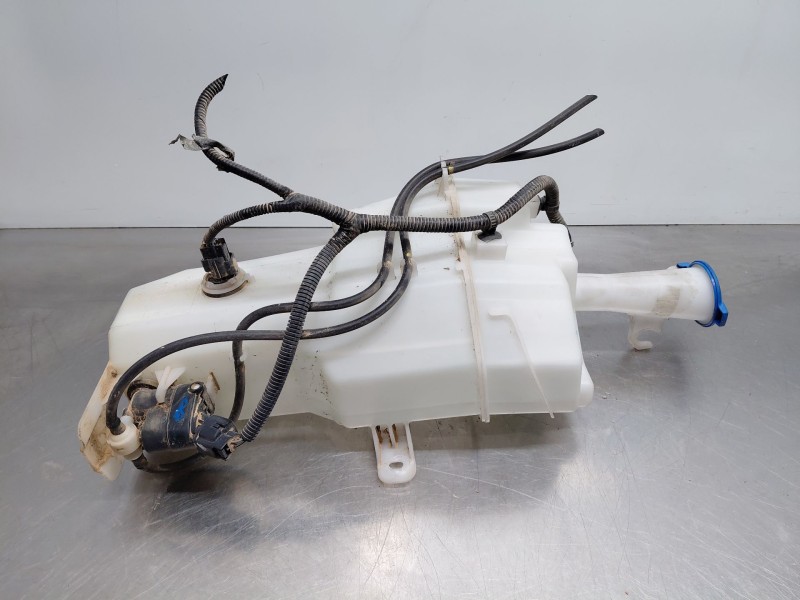 Recambio de deposito limpia para kia ceed drive referencia OEM IAM   