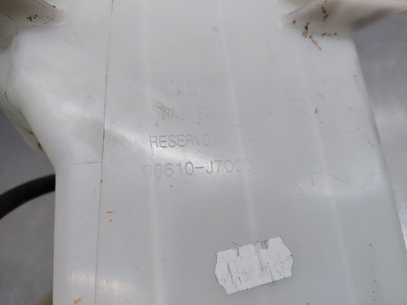 Recambio de deposito limpia para kia ceed drive referencia OEM IAM   