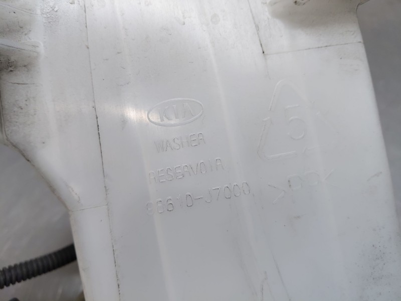Recambio de deposito limpia para kia ceed sportswagon hybrid referencia OEM IAM   