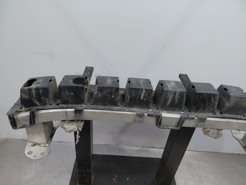 Recambio de refuerzo paragolpes delantero para jeep renegade suv referencia OEM IAM   